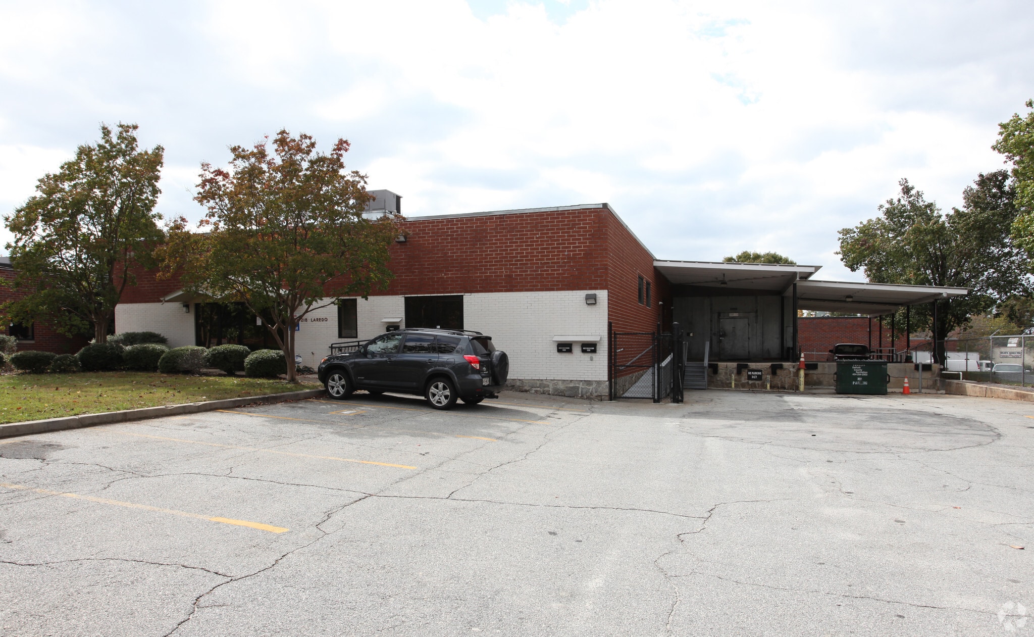 218 Laredo Dr, Decatur, GA for sale Primary Photo- Image 1 of 5