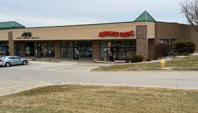 3000-3070 100th St, Urbandale, IA for lease Interior Photo- Image 1 of 5