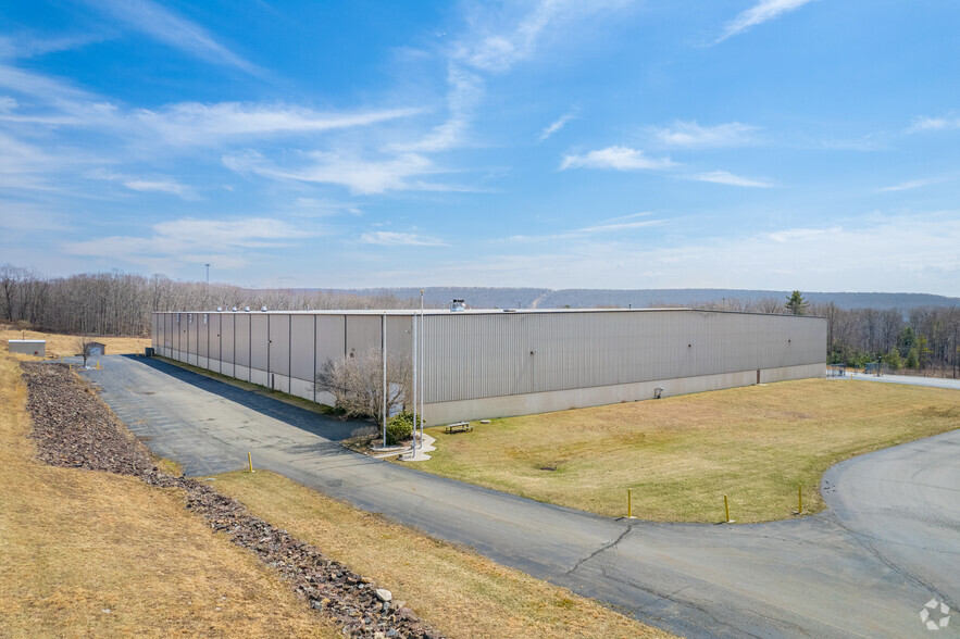 92 Progress Ave, Tamaqua, PA à louer - Photo du bâtiment - Image 3 de 6