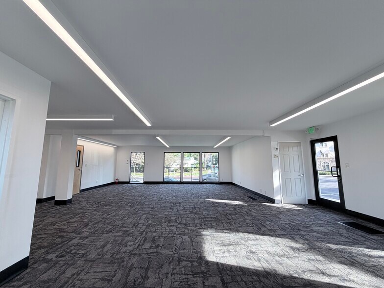 558 Brewster Ave, Redwood City, CA à louer - Photo du bâtiment - Image 2 de 26