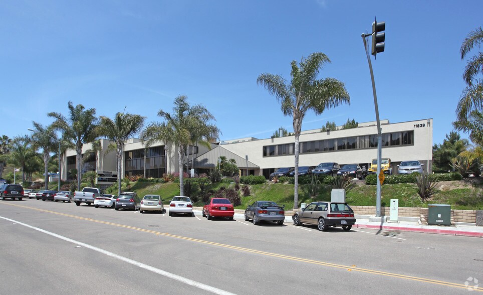 11839-11855 Sorrento Valley Rd, San Diego, CA à louer - Photo du bâtiment - Image 2 de 12