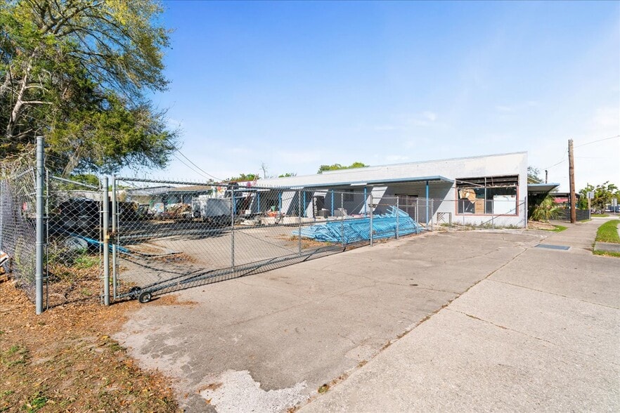 224 NW 8th Ave, Gainesville, FL for lease - Building Photo - Image 2 of 16