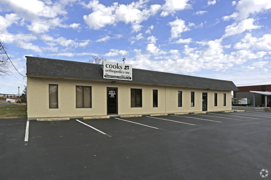 1700 West Ave, Crossville, TN for lease - Primary Photo - Image 1 of 24