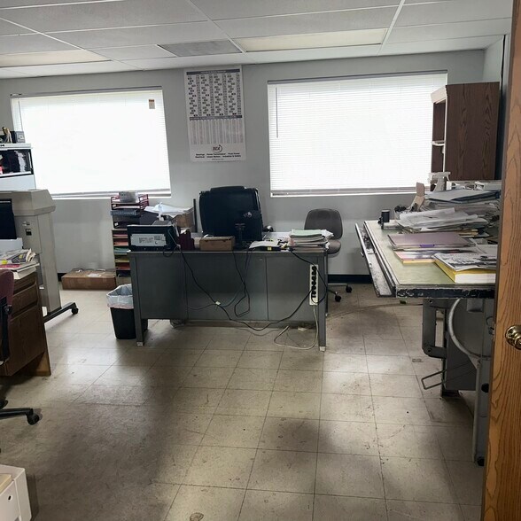 2899 Industrial Park Dr, Austinburg, OH à vendre - Photo du bâtiment - Image 2 de 8