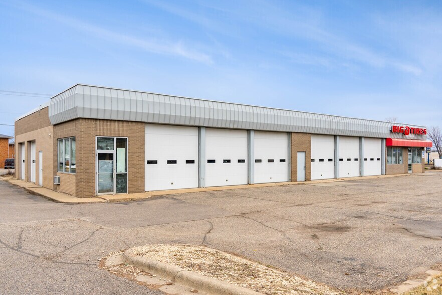 9200 Lyndale Ave S, Bloomington, MN à louer - Photo du bâtiment - Image 2 de 5