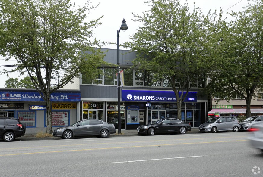 1053-1055 Kingsway, Vancouver, BC à louer - Photo du bâtiment - Image 1 de 8