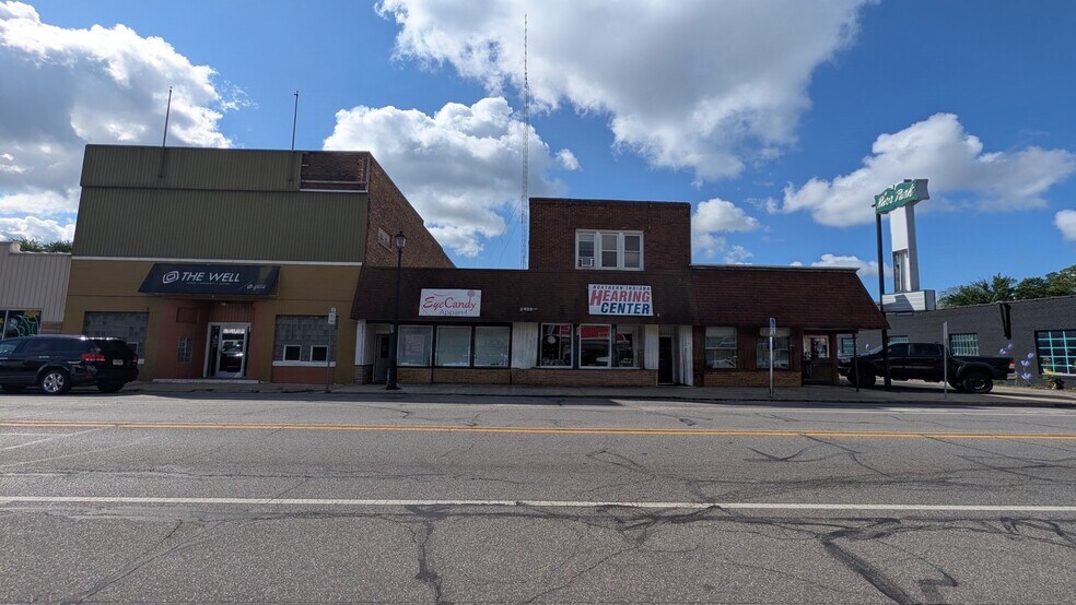 2406 Mishawaka Ave, South Bend, IN à louer - Photo du bâtiment - Image 2 de 8