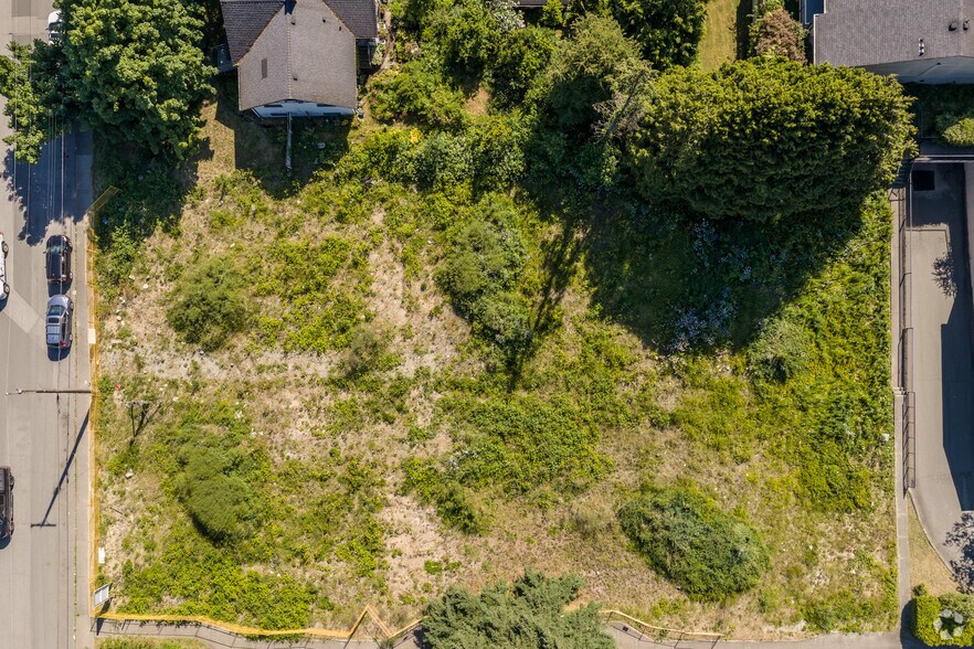 7447-7453 14 Ave, Burnaby, BC for sale - Building Photo - Image 2 of 2