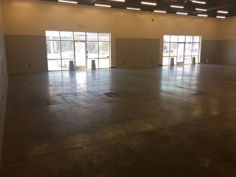 386 N Redwood Rd, North Salt Lake, UT for lease - Interior Photo - Image 3 of 7