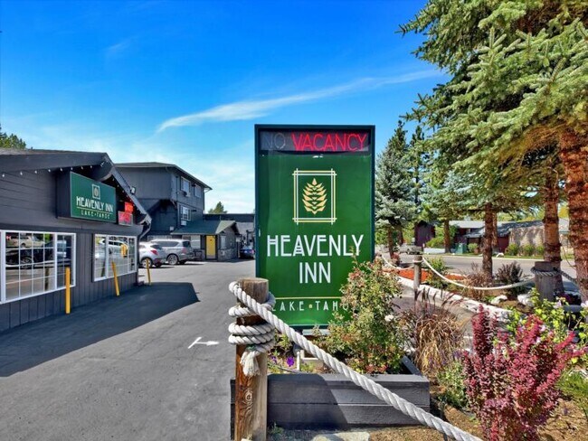 Plus de détails pour Heavenly Inn & Secrets Inn – Services hôteliers à vendre, South Lake Tahoe, CA