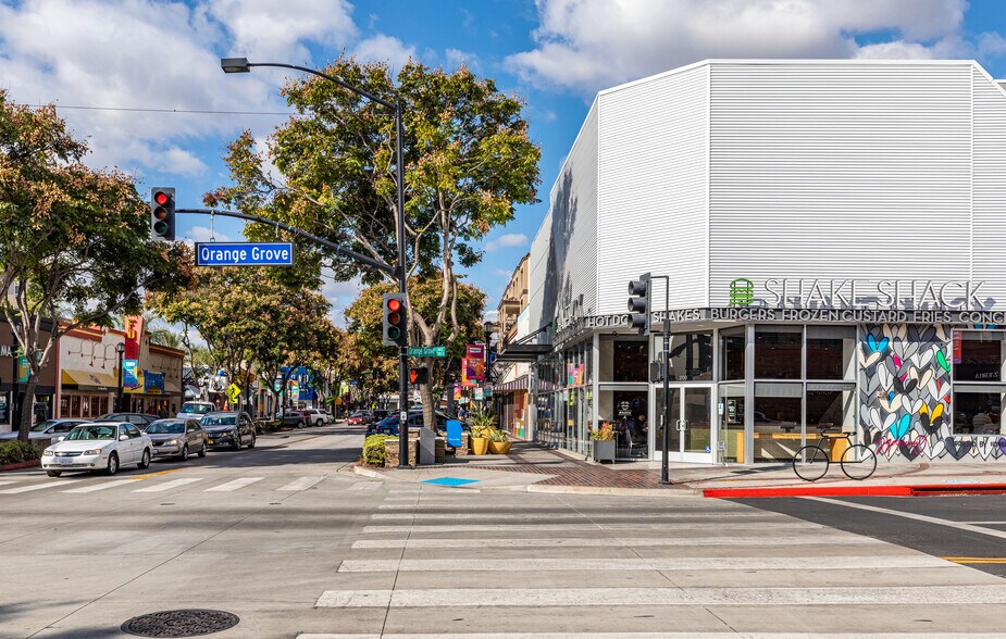 200 N San Fernando Blvd, Burbank, CA à louer - Photo du bâtiment - Image 3 de 9