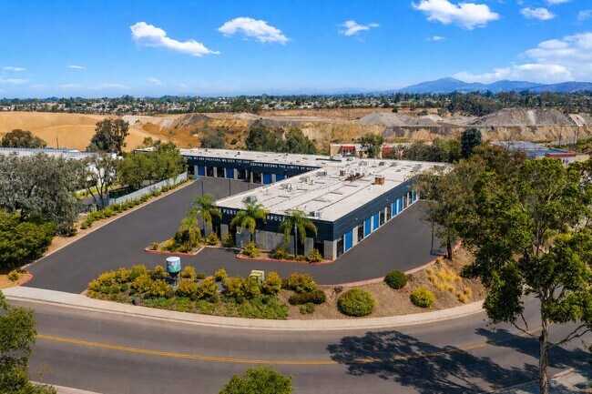 Plus de détails pour 8680 Miralani Dr, San Diego, CA - Industriel à louer