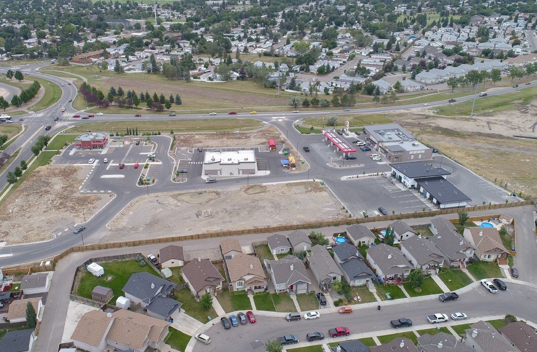 2653 Scenic Dr N, Lethbridge, AB à louer Photo du bâtiment- Image 1 de 4
