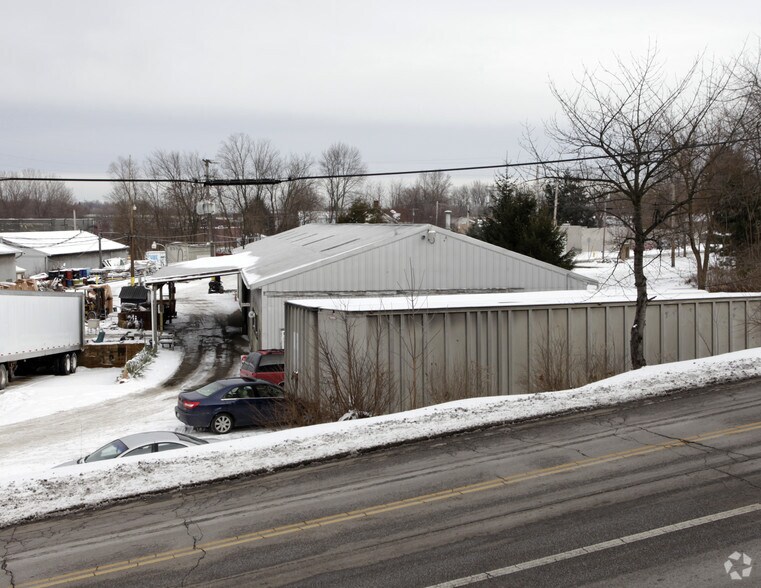 480 5th St NE, Barberton, OH à vendre - Photo du bâtiment - Image 3 de 25