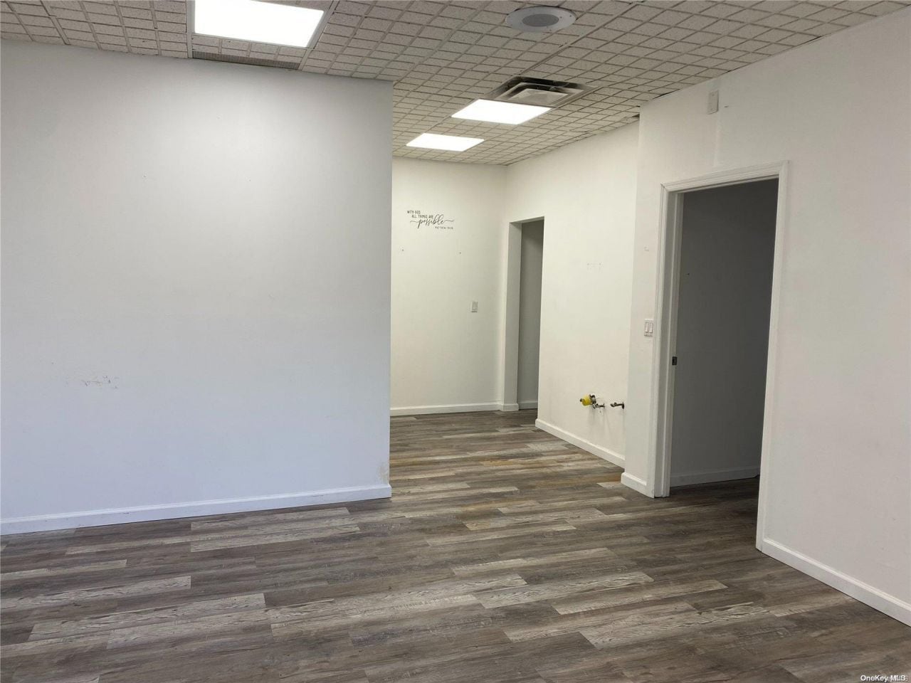 1940 Great Neck Rd, Copiague, NY for lease Interior Photo- Image 1 of 5
