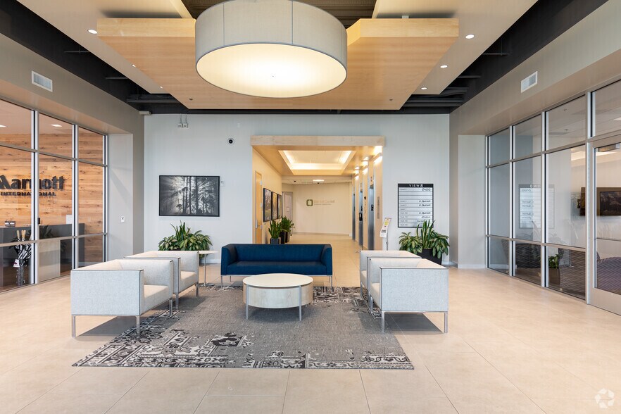 910 W Legacy Center Way, Midvale, UT à louer - Photo intérieure - Image 2 de 5