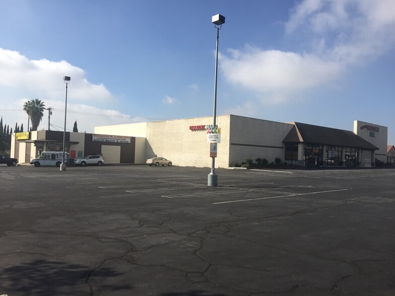 467 E Foothill Blvd, Rialto, CA à louer - Photo du bâtiment - Image 2 de 4