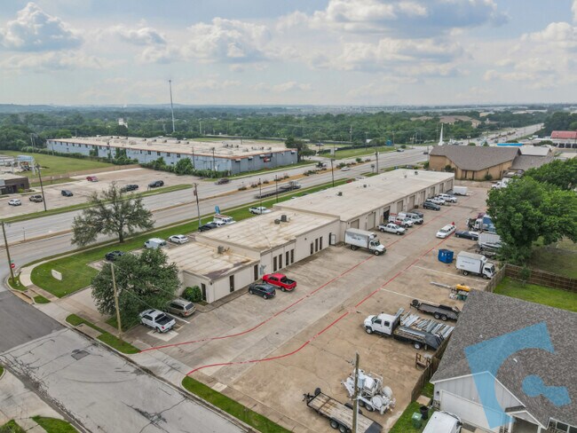More details for 732-750 W Hurst Blvd, Hurst, TX - Flex for Sale