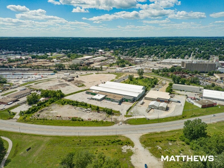 2070 W River Dr, Davenport, IA à vendre - Photo du bâtiment - Image 1 de 3