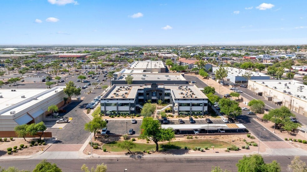 1553 W Todd Dr, Tempe, AZ à vendre - Photo du bâtiment - Image 3 de 18