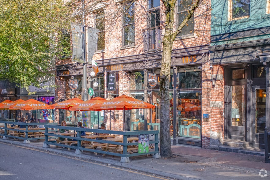 210-212 Carrall St, Vancouver, BC for lease - Building Photo - Image 2 of 4