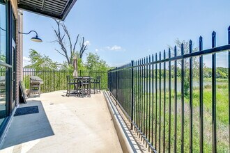 4451 Dale Earnhardt Way, Northlake, TX à louer Photo intérieure- Image 2 de 36