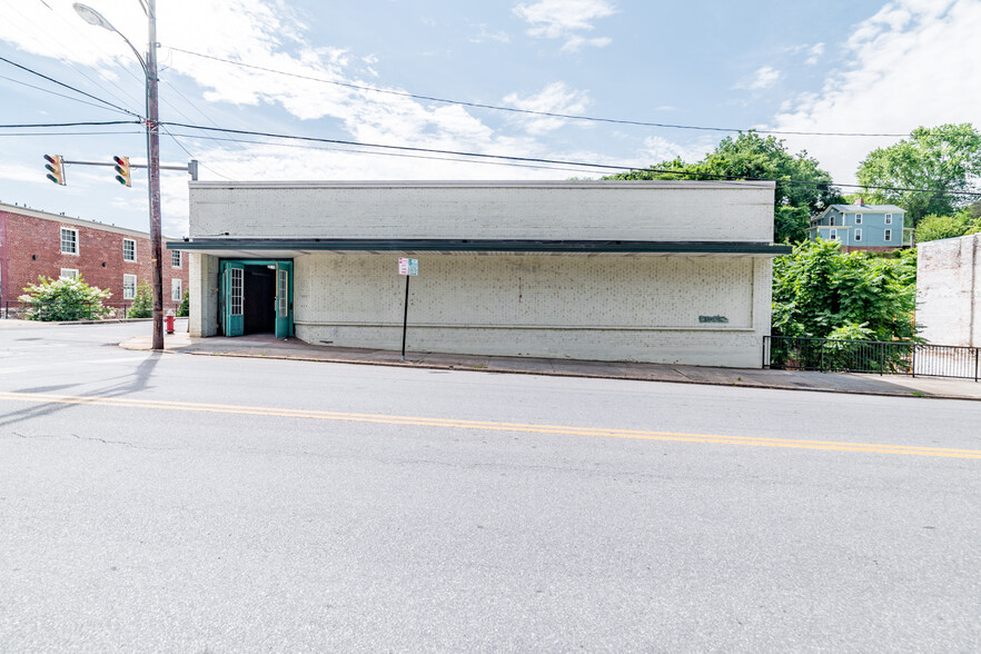 400 12th St, Lynchburg, VA à vendre - Photo du bâtiment - Image 1 de 1