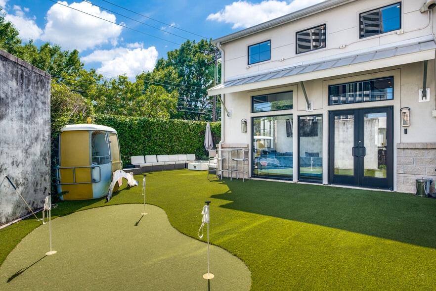 3006 Cole Ave, Dallas, TX for sale - Building Photo - Image 2 of 24