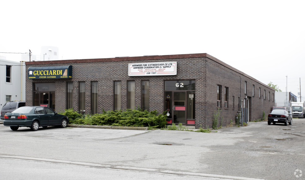 60-62 Advance Rd, Toronto, ON for lease - Building Photo - Image 3 of 6