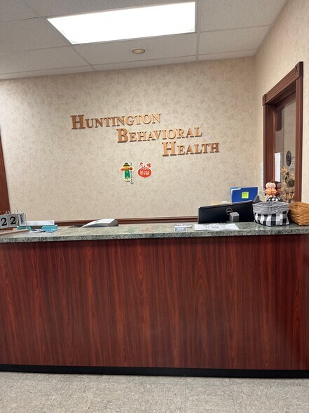 1415 6th Ave, Huntington, WV à vendre - Photo du bâtiment - Image 2 de 9