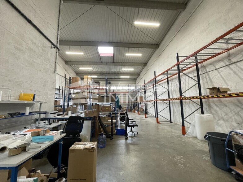 Flex in Vitry-sur-Seine for lease - Interior Photo - Image 1 of 5