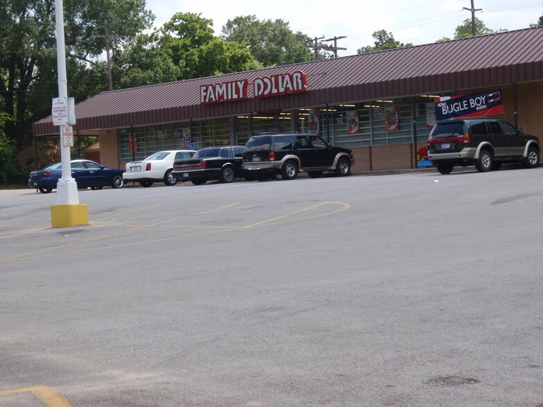 1204-1218 W Bow St, Tyler, TX à louer - Photo du bâtiment - Image 2 de 4