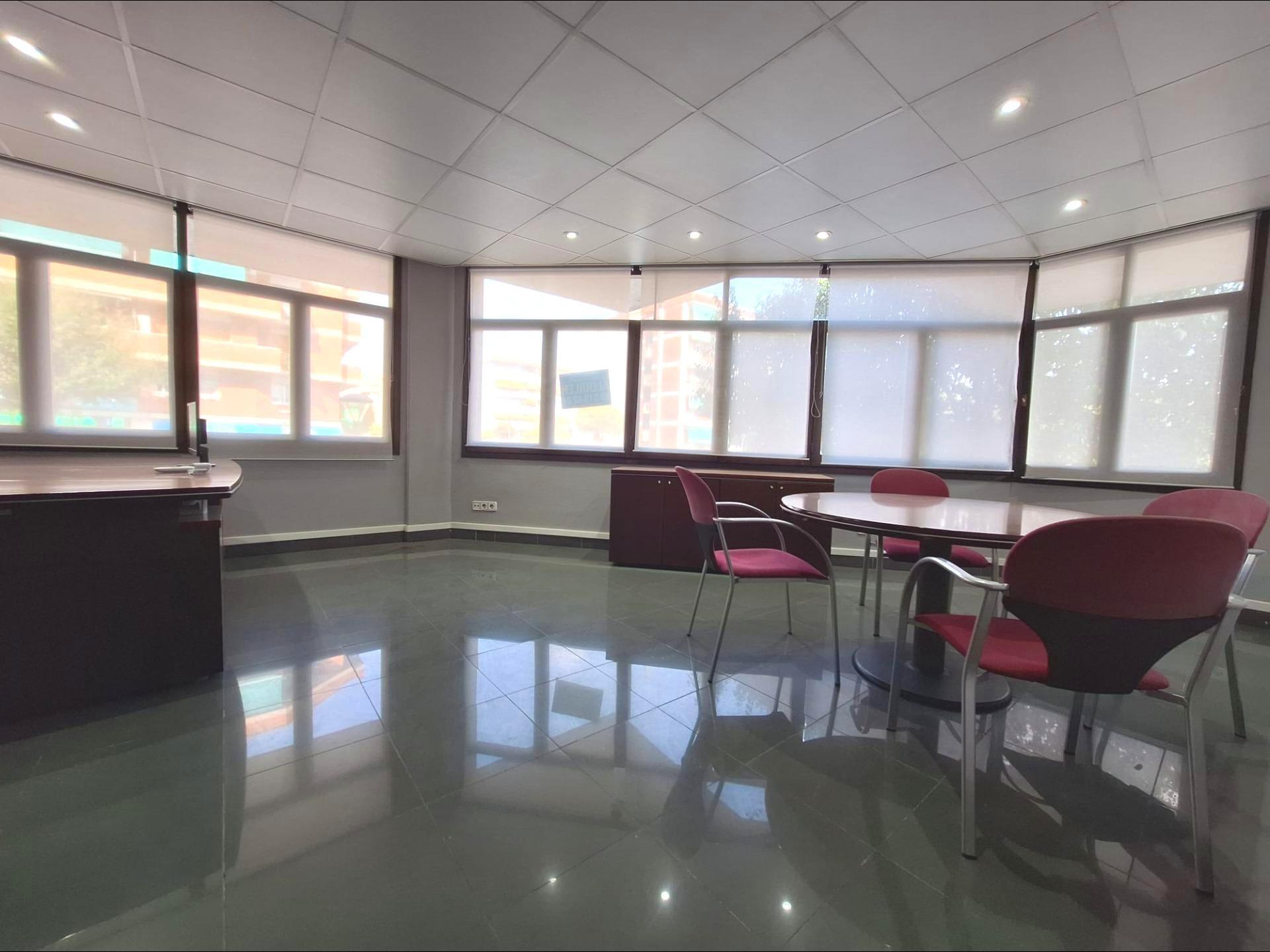 Retail in Barberà del Vallès, Barcelona for lease Interior Photo- Image 1 of 18