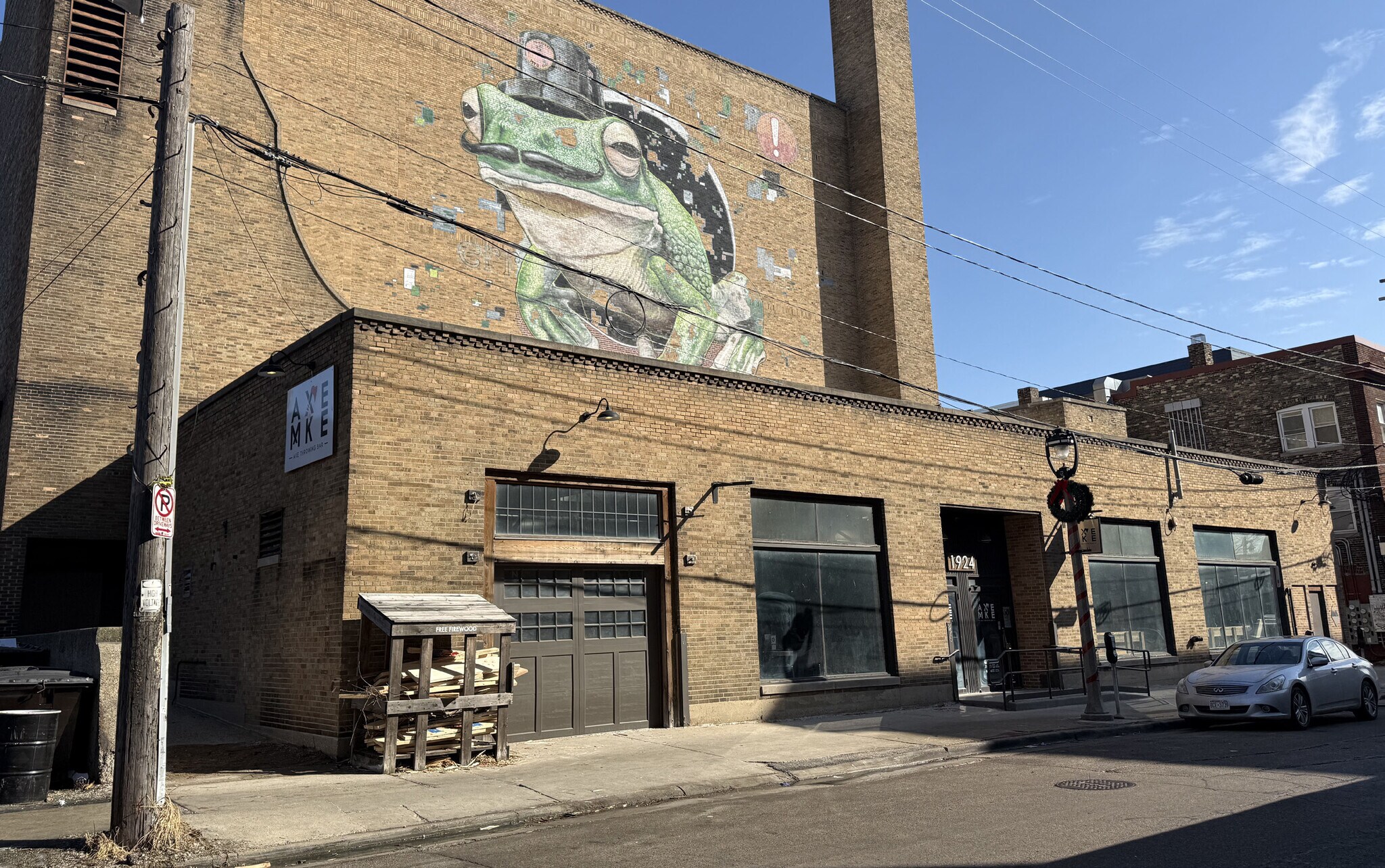 1924 E Kenilworth Pl, Milwaukee, WI for lease Building Photo- Image 1 of 10