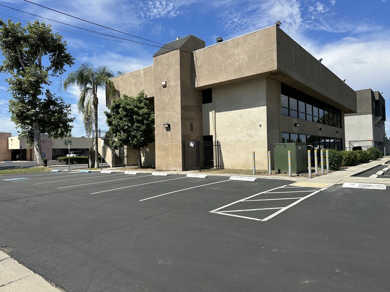 4600 W American Ave, Bakersfield, CA for sale - Building Photo - Image 1 of 1