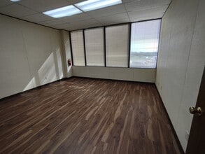 1800 Teague Dr, Sherman, TX for lease Interior Photo- Image 1 of 3