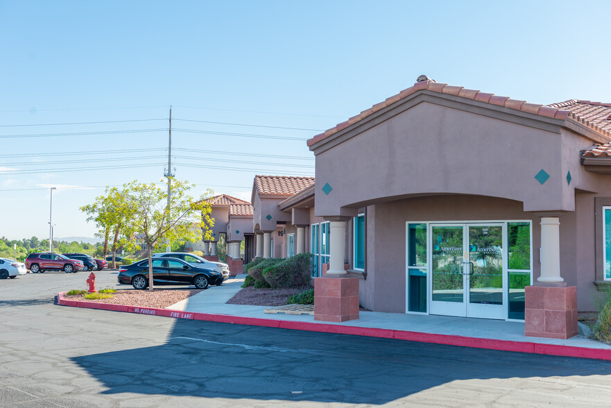 1915 N Green Valley Pky, Henderson, NV à vendre - Photo du bâtiment - Image 1 de 1