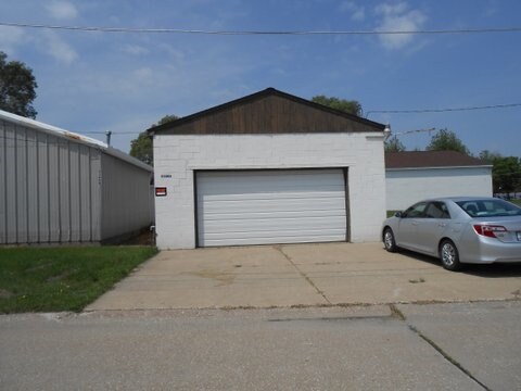 5300 River Dr, Moline, IL for lease - Building Photo - Image 2 of 7