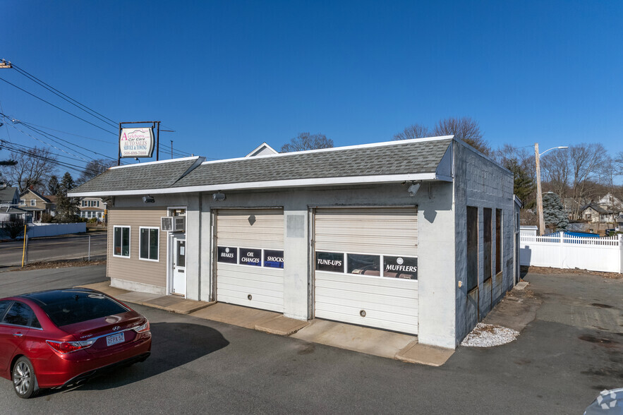 635 E Washington St, North Attleboro, MA for sale - Building Photo - Image 2 of 4