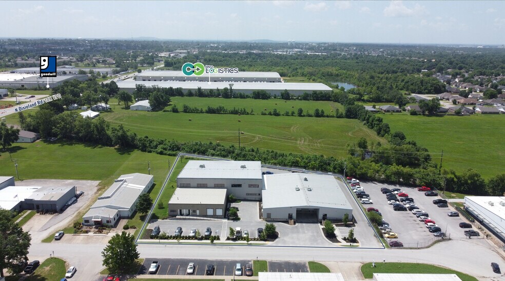 2120 Town West Dr, Rogers, AR à vendre - Photo du bâtiment - Image 3 de 16