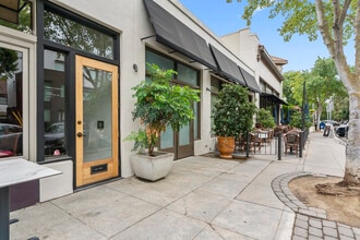 1217-1221 18th St, Sacramento, CA à louer Photo du bâtiment- Image 1 de 18