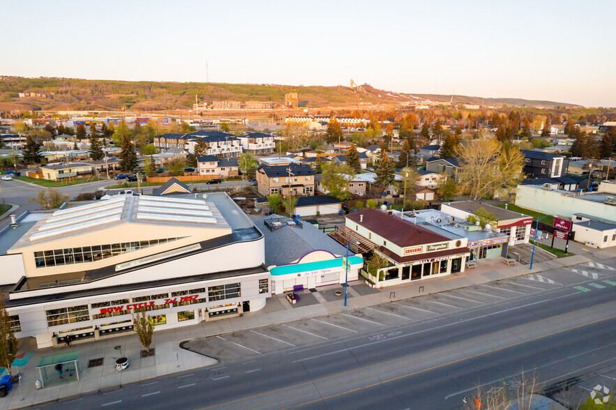 6507-6511 Bowness Rd NW, Calgary, AB for lease - Aerial - Image 3 of 9