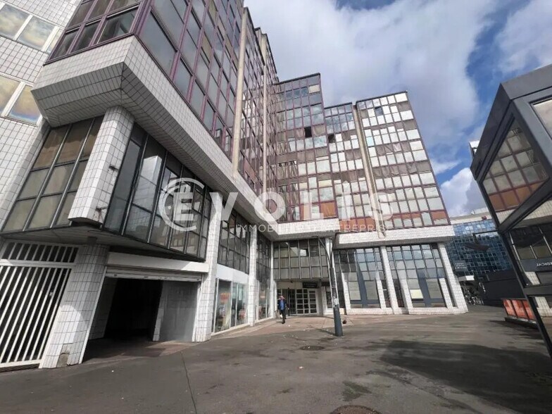 Office in Fontenay-sous-Bois for lease - Building Photo - Image 1 of 18