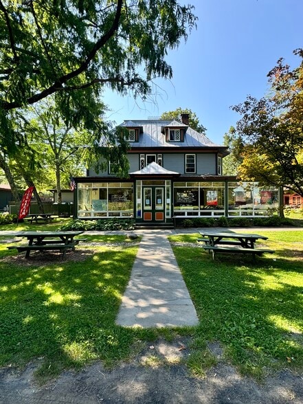 297 Tinker St, Woodstock, NY for sale - Primary Photo - Image 1 of 1