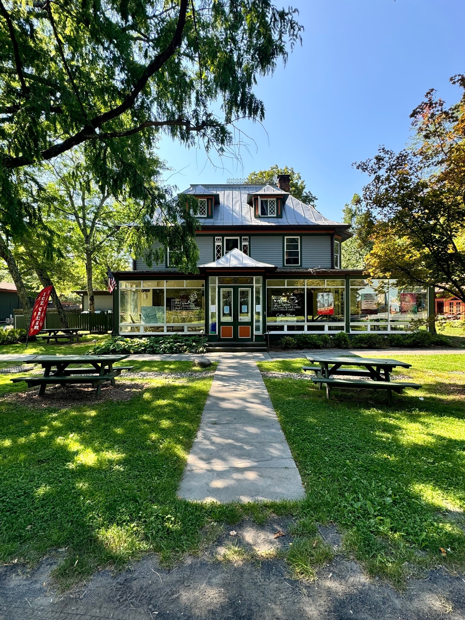 297 Tinker St, Woodstock, NY for sale Primary Photo- Image 1 of 2