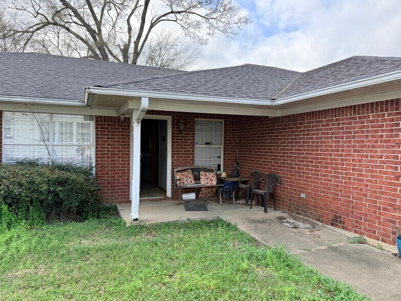 425 Neches St, Jacksonville, TX à vendre - Photo du bâtiment - Image 2 de 21