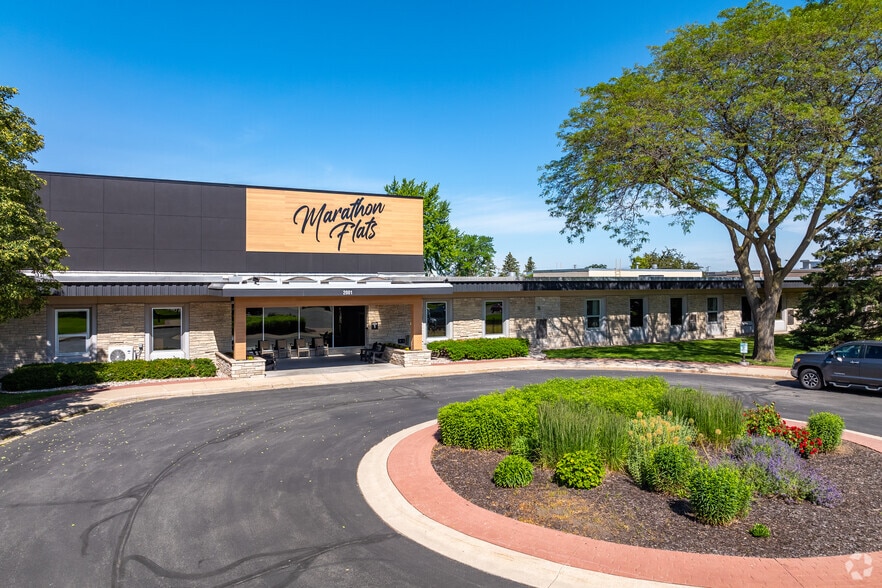 2001 Marathon St, Neenah, WI for sale - Primary Photo - Image 1 of 41