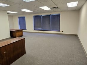 4015 Belt Line Rd, Addison, TX à louer Photo du bâtiment- Image 2 de 3