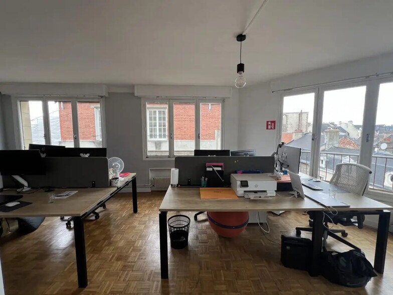 Office in Reims for lease - Interior Photo - Image 3 of 6