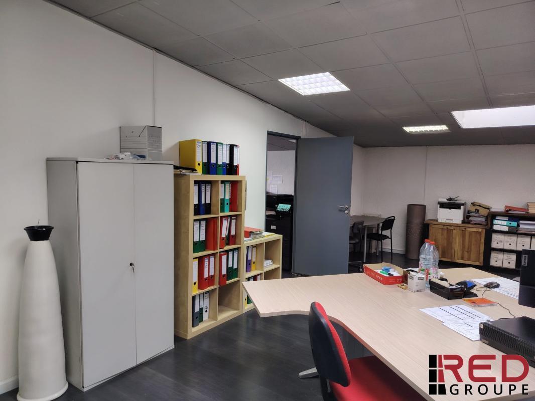 Bureau dans Venelles à louer Photo intérieure- Image 1 de 5